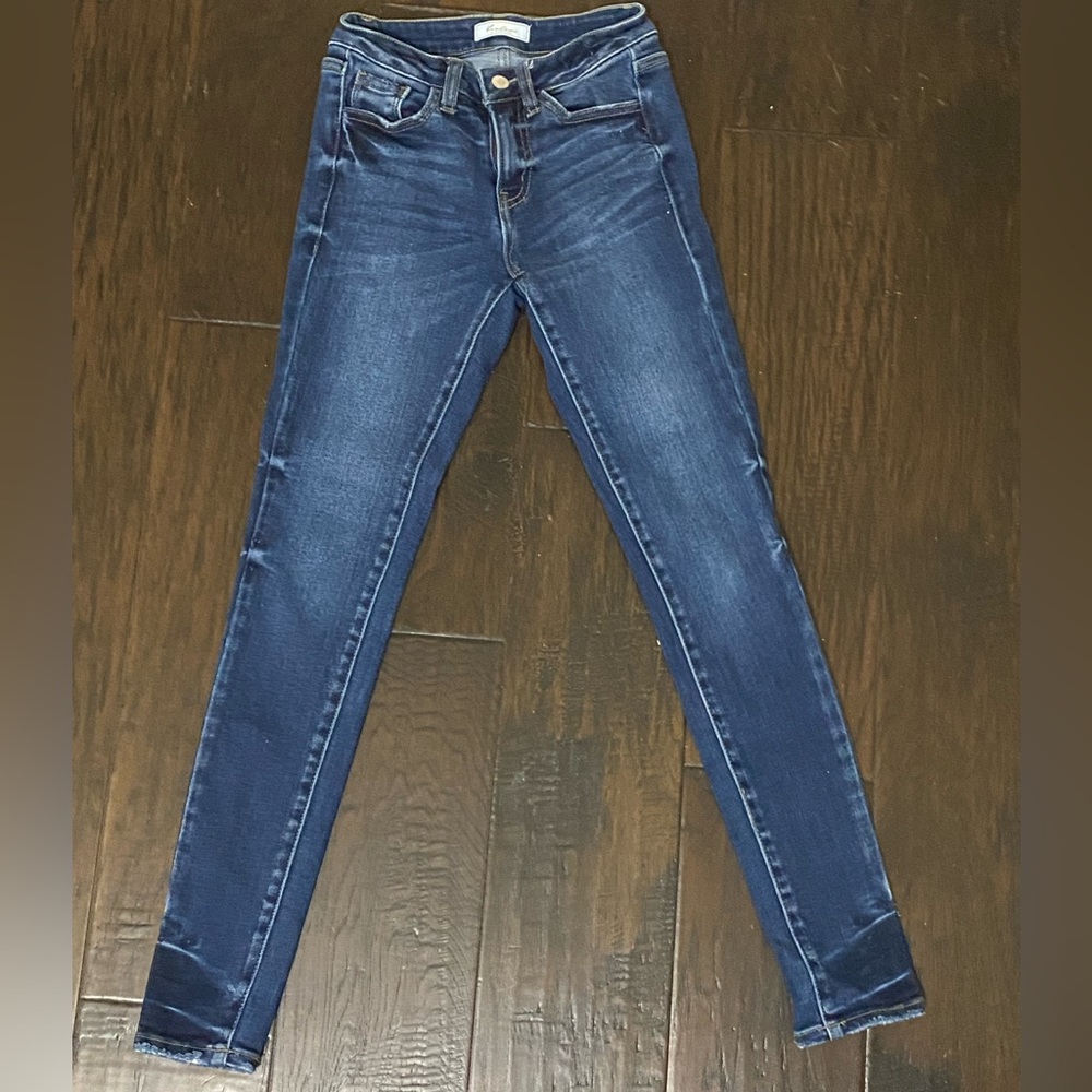 KanCan mid-rise skinny size 24.